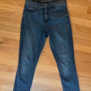 Universal Thread Jeans